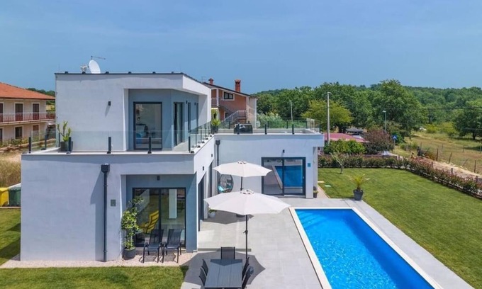 Fiorini Villa | Villa Luna con piscina y gran patio