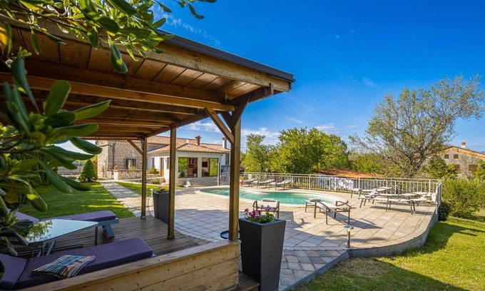 Nedescina Villa | Villa Vinci