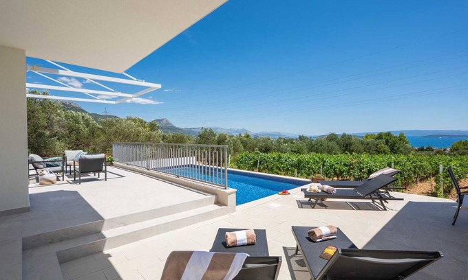 Rudine Villa | Villa Vinea Vista
