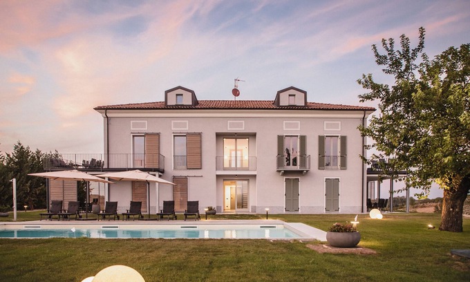 Nizza Monferrato Apartamento | Villa Vinory Bricco di Nizza - Deluxe Apartment First Floor West