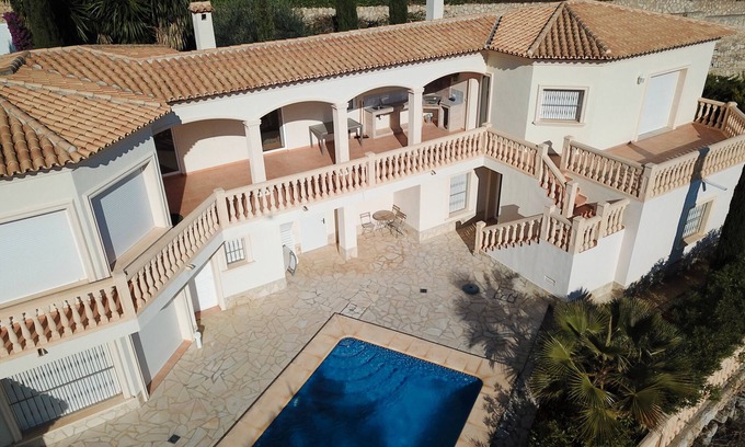 Denia Villa | Villa 'Vista 28' con vistas al mar, Wi-Fi y aire acondicionado