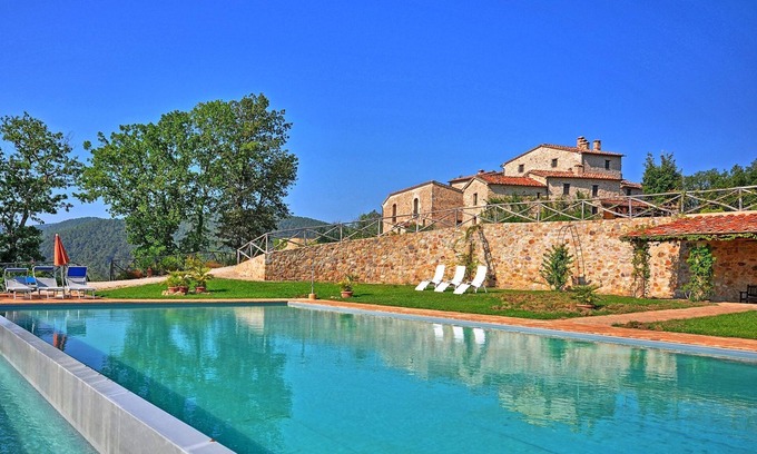 Monticiano Villa | Villa en Iesa con 14 habitaciones, capacidad 27