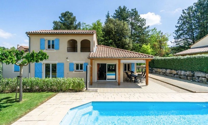Vallon-Pont-d'Arc Villa | Villa Vivre 60 para 8 personas con piscina privada