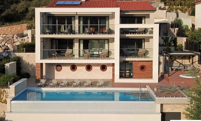 Duga Luka Villa | Villa Vlastelini II nearby Rabac – Crovillas GmbH