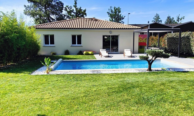Saint-Medard-en-Jalles Casa | Villa with swimming pool between Bordeaux and the ocean