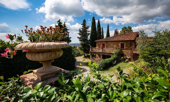 Castiglion Fiorentino Villa | Antigua casa de campo de ladrillo con jardín privado y piscina. Excelente relación calidad-precio. tranqui
