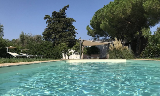 San Vito dei Normanni Casa | Villa con piscina en Salento entre dos mares en un olivar de 2,5 ha cercado