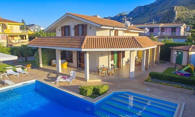 Mandra Capreria Villa | Villa Cottone - 5 habitaciones 7 baños - Piscina privada - WI-FI gratuito