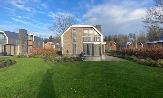 Biddinghuizen Casa | Villa with 5 bedrooms, 2 bathrooms and a terrace