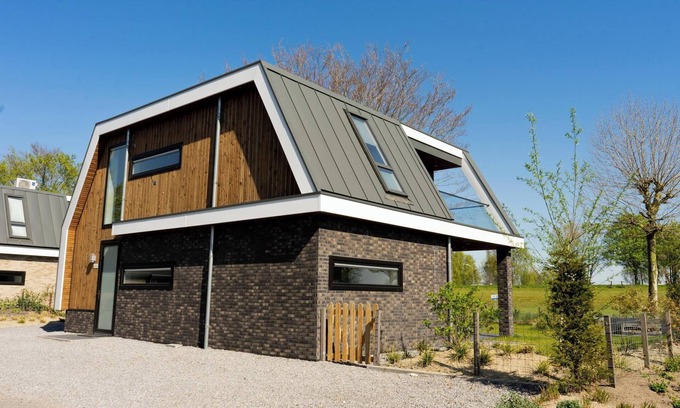 Biddinghuizen Casa | Villa with 5 bedrooms, traditional sauna and a garden