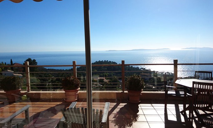 Le Rayol Villa | Villa with airconditioning and panoramic view on the Iles d'or for 6 persons max