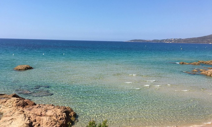 Sagone Villa | Casa de vacaciones independiente con un gran jardín, a 300 m de la playa de arena.