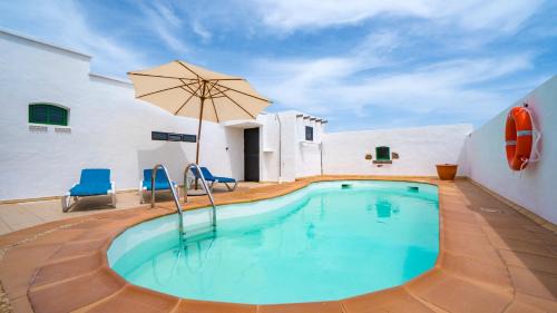 San Bartolome Casa | Villa with amazing views, jacuzzi and private pool