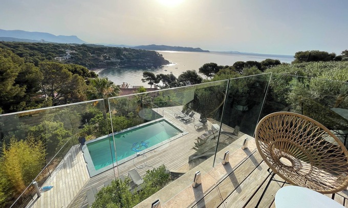 La Seyne-sur-Mer Casa | Villa with exceptional sea view and direct beach access