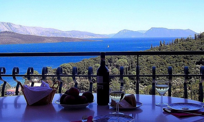 Katouna Villa | Villa con fantásticas vistas al mar y jardín, 4 o 5 personas.