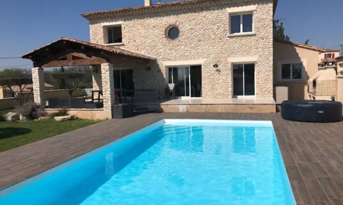 Allegre Les Fumades Casa | Villa with pool