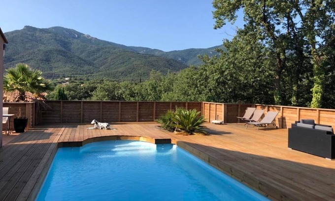 Laroque-des-Alberes Casa | Villa con piscina y magníficas vistas a Laroque des Albères!