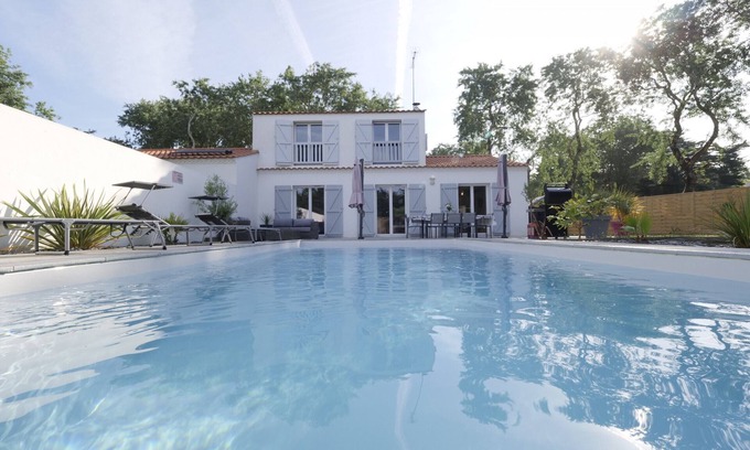 Saint-Jean-de-Monts Chalet De Esquí | Villa con piscina para 8