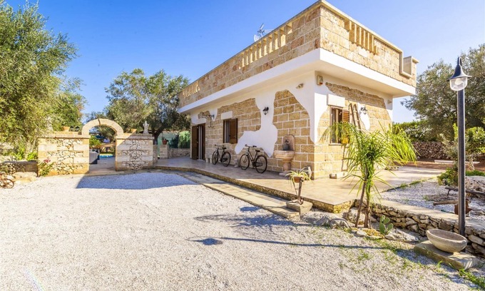Melendugno Villa | Villa with garden and whirlpool a few minutes from Torre dell'Orso