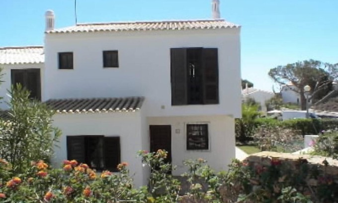Vale Navio Villa | Vivienda adosada, jardin, barbacoa e piscina.