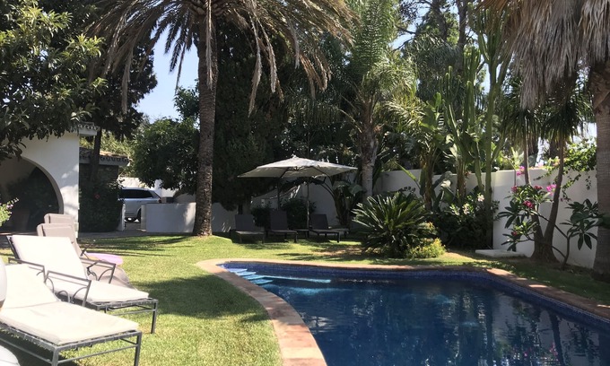 Nueva Milla de Oro Villa | Villa moderna de 3 camas cerca de Puerto Banús y Marbella - 1 cuadra de la playa