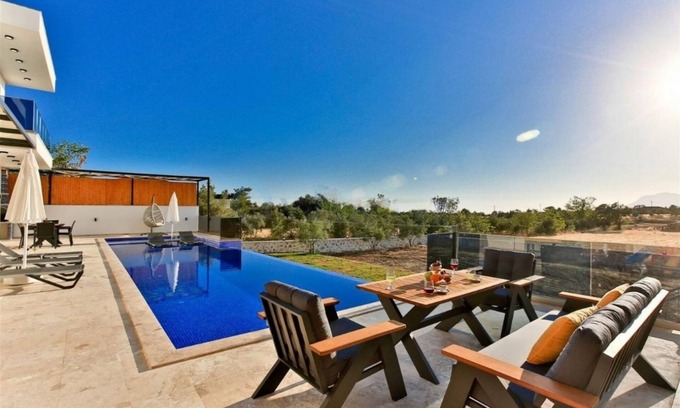 Uzumlu Apartamento | Villa with Jacuzzi, Hammam, Sauna and Pool in Kas
