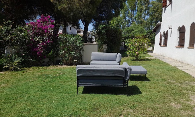 Capitana Villa | Villa with large garden, close to the sea. Pets allowed