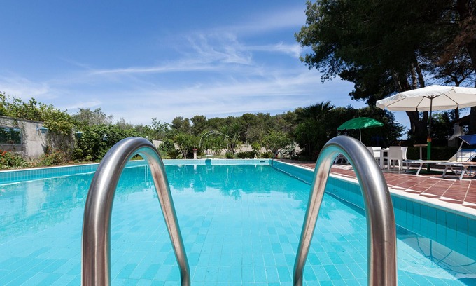 Oria Villa | Villa con gran piscina y hermoso jardín, 4 dormitorios, 3 baños, m215