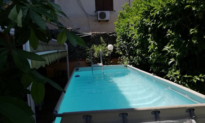 Villabate Villa | VILLA CON PISCINA FUERA DE LA TIERRA