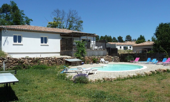 Joyeuse Villa | Villa con piscina, 10 personas, totalmente equipada con calma, claro vista