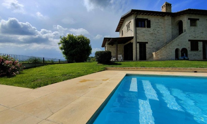 Ripatransone Villa | Villa con piscina a 15 km del mar, wifi, aire acondicionado, panorámica.