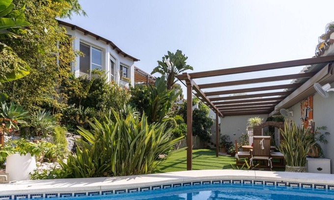 Benajarafe Villa | Vila con piscina y jardín privado