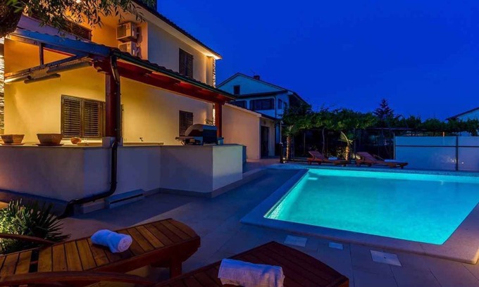 Valdebek Villa | Casa vacacional con piscina y terraza con barbacoa
