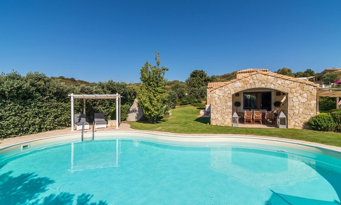 Castiadas Villa | Villa con piscina en Castiadas con interiores finos, a pocos kilómetros del mar