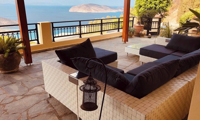 Pefki Villa | Villa con piscina y vistas al mar Fitness
