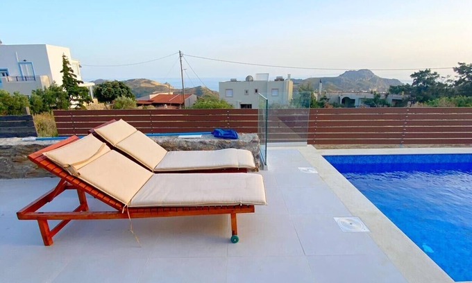 Mariou Villa | VILLA CON PISCINA PRIVADA Y ENTORNO ESCÉNICO