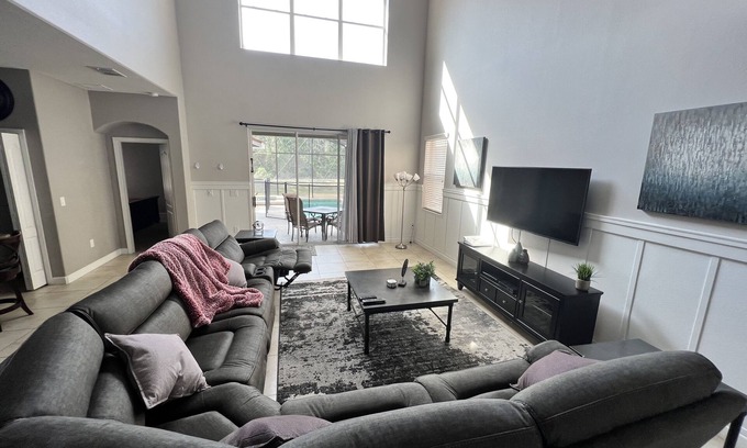 Lindfields Villa | Villa with Private Hot Tub Close to Disney