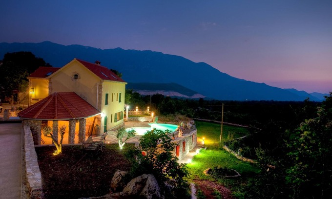 Sestanovac Villa | Villa con piscina privada