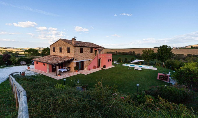 Polverigi Casa | Villa con piscina privada cerca de Jesi