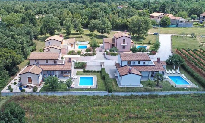 Mofardini Villa | Casa vacacional con piscina privada y ducha exterior