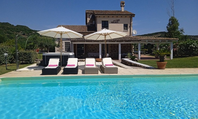 Uri Villa | VILLA EXCLUSIVA CON PISCINA PRIVADA E HIDROMASAJE JACUZZI A SFIORO-ALGHERO
