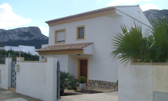 La Drova Villa | Villa con piscina privada y vistas a la montaña