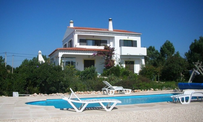 Aljezur Casa | Algarvevilla para unas vacaciones especiales, con piscina privada, balcón.