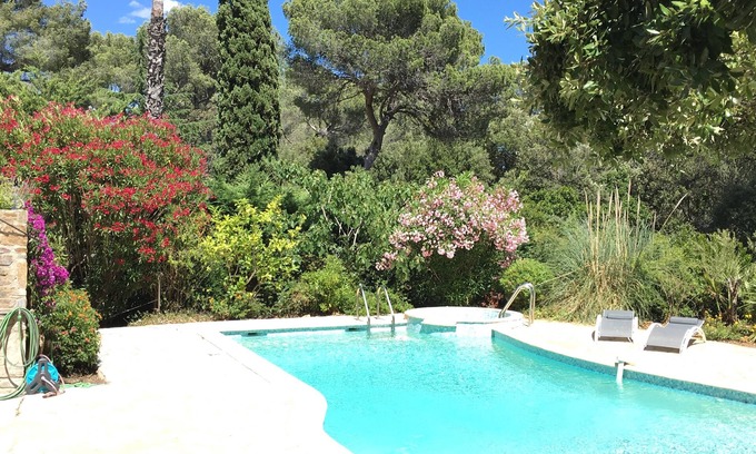 Cap Benat Casa | Villa con piscina, a 200 metros de la playa en el dominio privado de Gaou Bénat