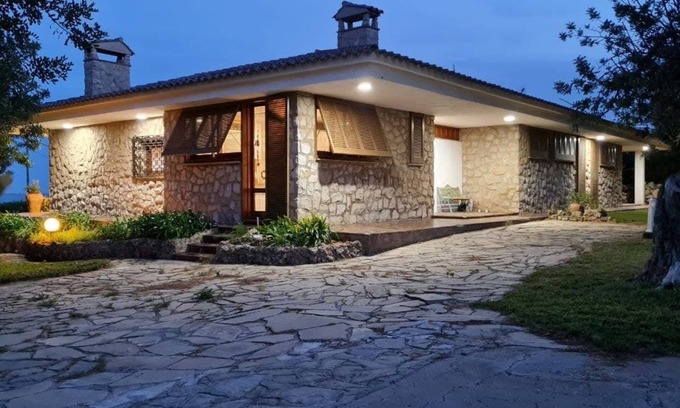 Alcanar Chalet De Esquí | SUPER OFERTA ÚLTIMA HORA EN AGOSTO , 15% dto. 7 noches del 23 al 30 de agosto.