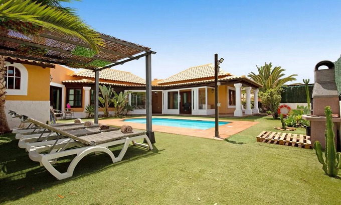 Geafond Villa | Villa with solar heated pool & wifi in best residential area.