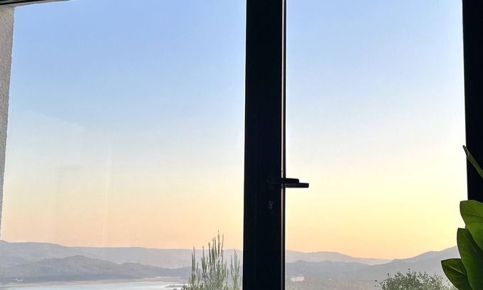 Pareja Casa | Villa con impresionantes vistas panorámicas y chimenea interior