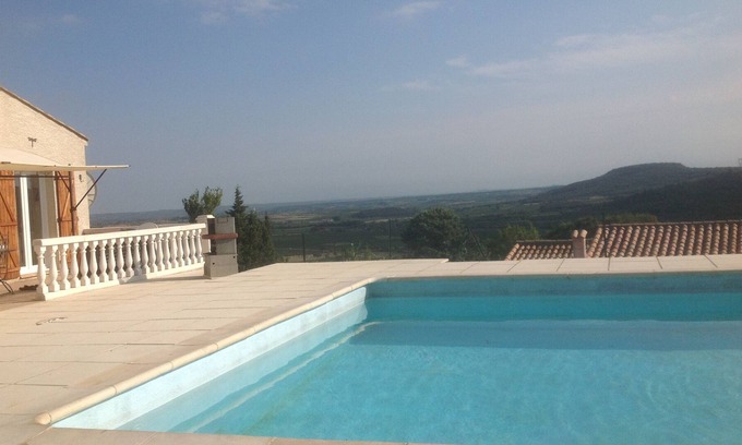 Peret Villa | Villa con impresionantes vistas, piscina privada de 10x5, zona tranquila, WIFI, gran terraza.