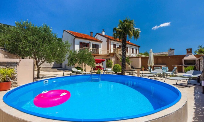 Vinodolska opcina Villa | Casa vacacional con piscina y gran solárium
