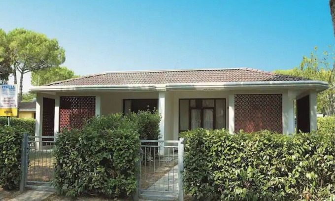 Bibione Lido dei Pini Casa | Villa with two bathrooms and three rooms near the sea